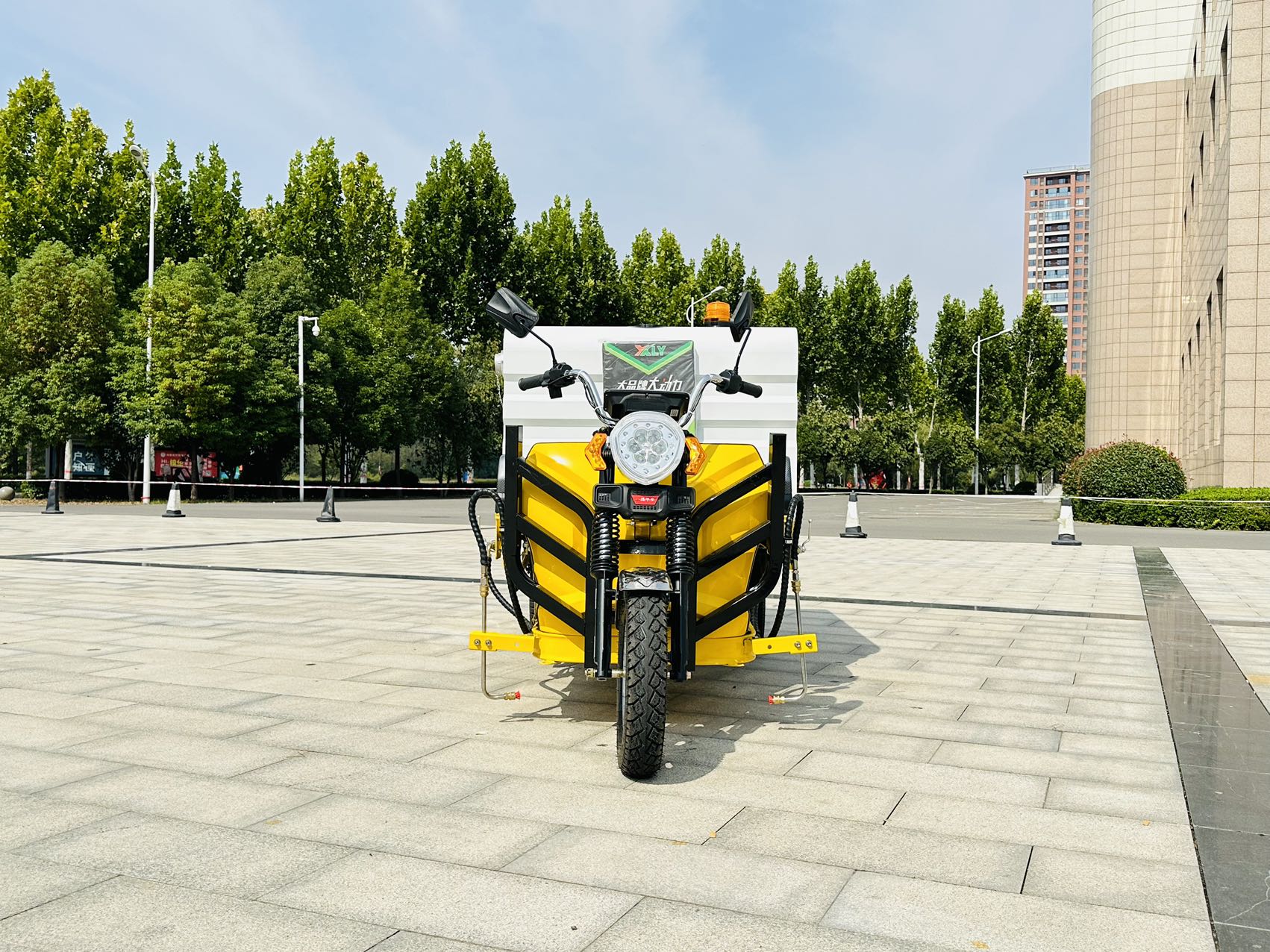 SQX11 Electric floor washing tricycle